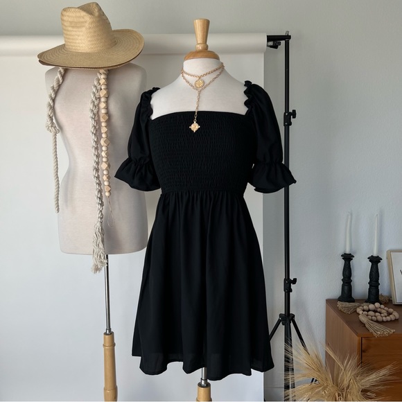 SQUARE NECK BLACK MINI DRESS - Picture 3 of 4